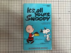 画像10: 1975年 IT'S YOURES,SNOOPY  PEANUTS スヌーピー　ビンテージコミック  (10)