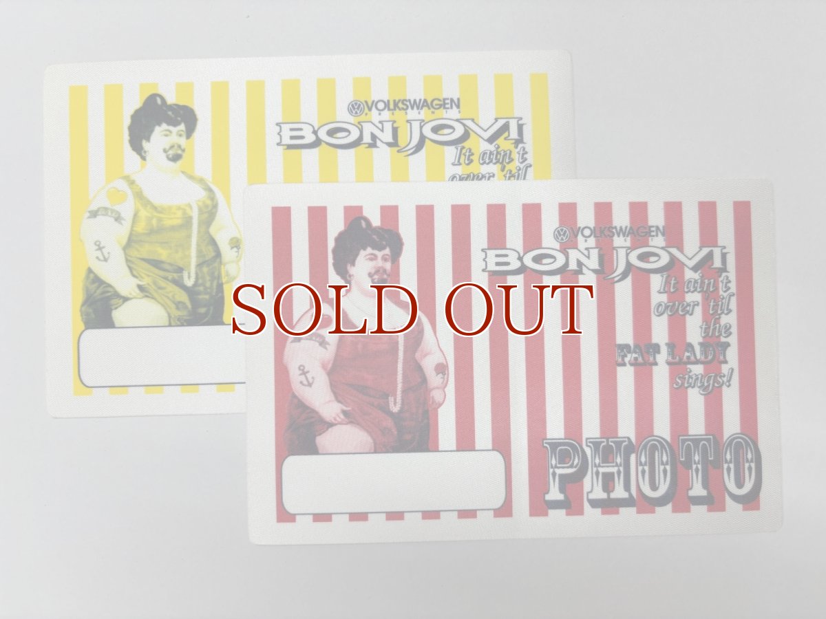 画像1: BON JOVI 1993年 IT AINT OVER TILL THE FAT LADY SINGS 大判　PHOTO (1)