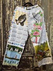 画像1: VINTAGEリメイクパンツ/キッチンクロス・ファブリックカレンダーリメイクパンツ (1)