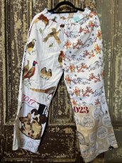 画像1: VINTAGEリメイクパンツ/キッチンクロス・ファブリックカレンダーリメイクパンツ (1)
