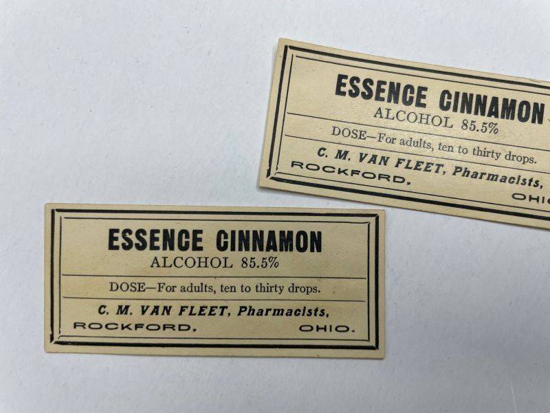 画像1: ESSENCE CINNAMON ラベル2枚セット  C.M. VAN FLEET  (1)